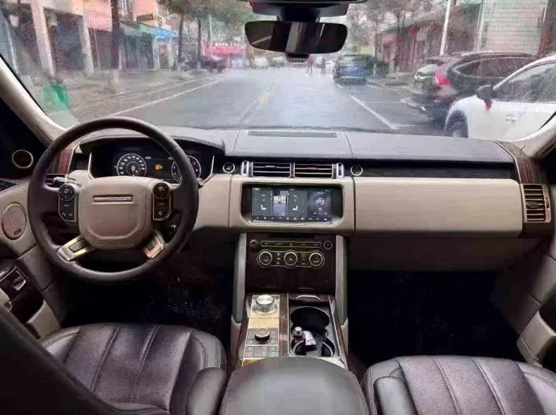 路虎揽胜行政 后面外观三