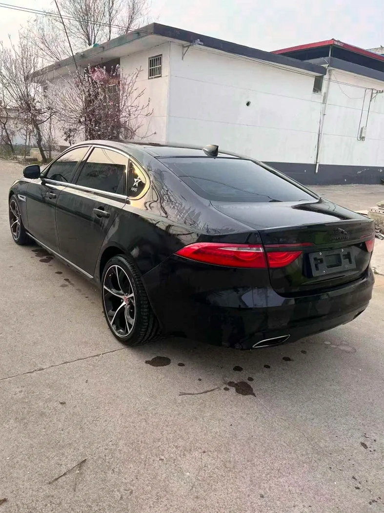 捷豹XFL 内饰后排