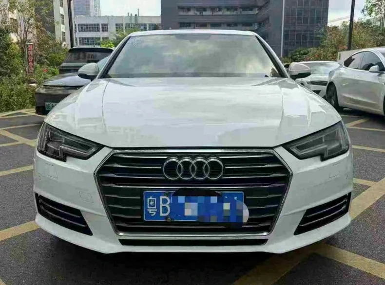 18年奥迪A4L 2.0T时尚型