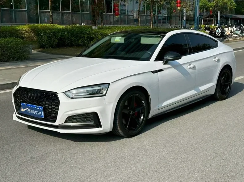 奥迪A5 正面外观三