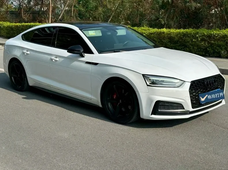 奥迪A5 正面外观二