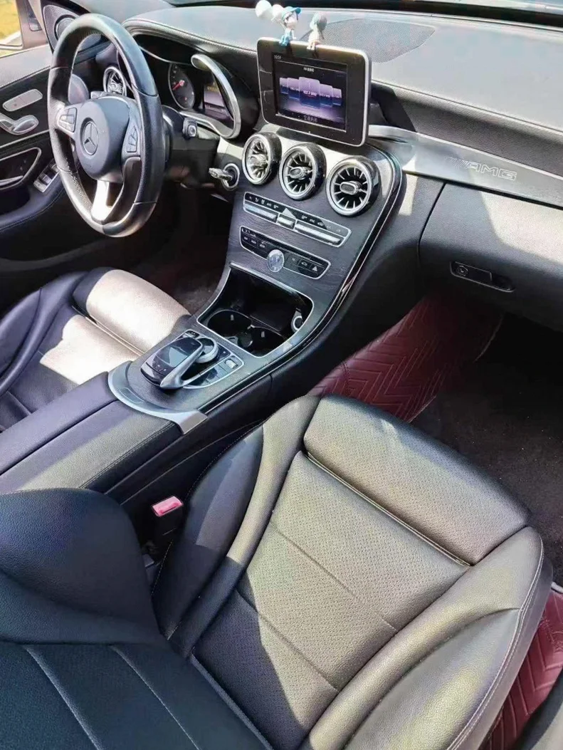 奔驰C 后面外观三