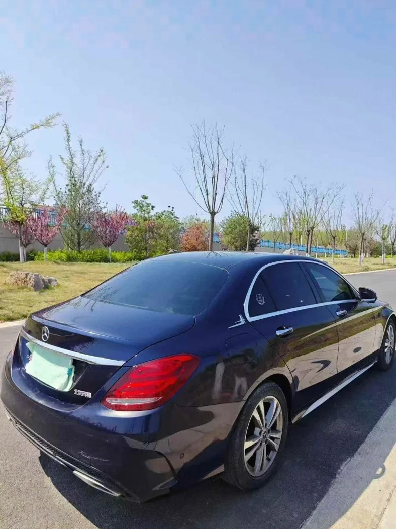 奔驰C 内饰后排