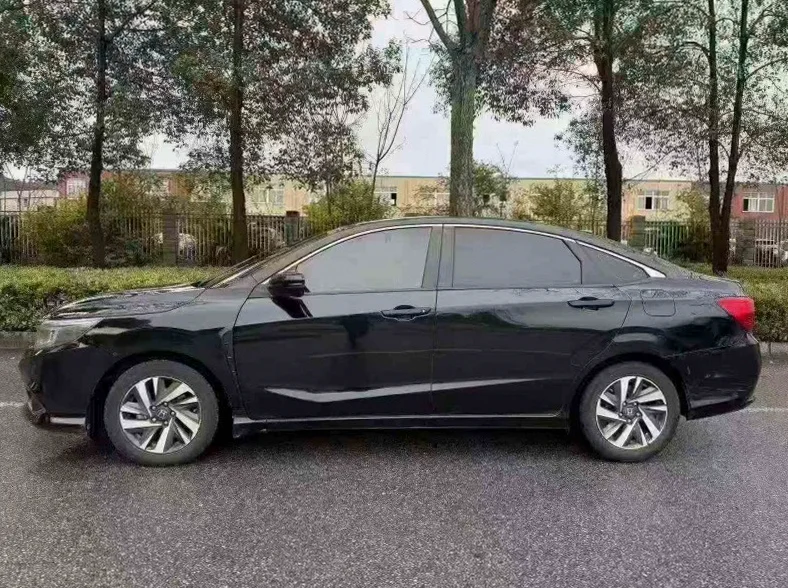 本田凌派 内饰前排