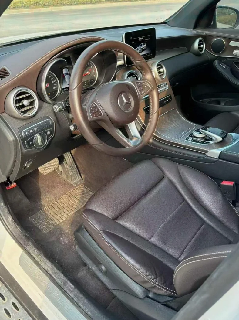 奔驰GLC 后面外观三