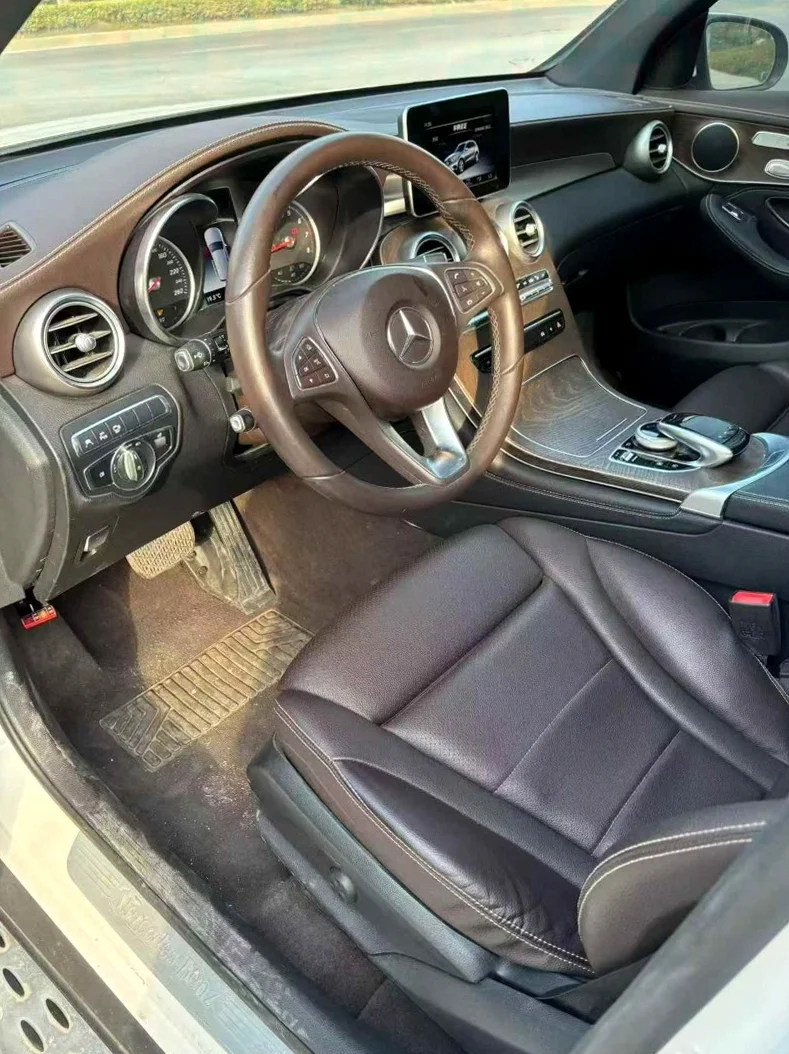 奔驰GLC 后面外观三