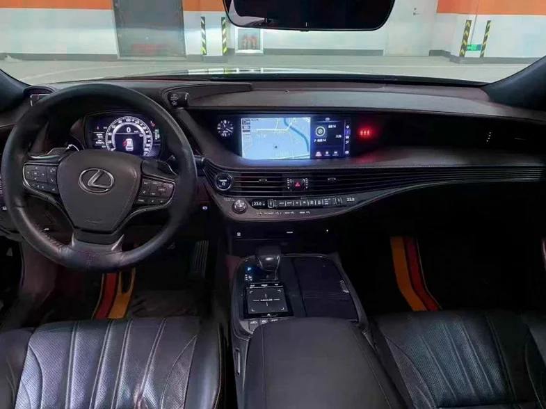 雷克萨斯LS 后面外观二