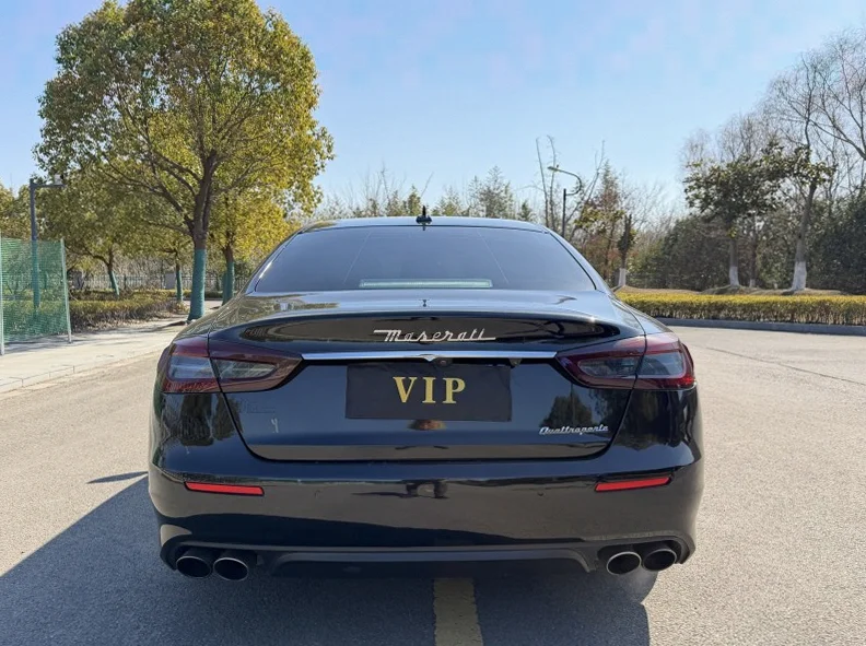 玛莎拉蒂总裁 后面外观二