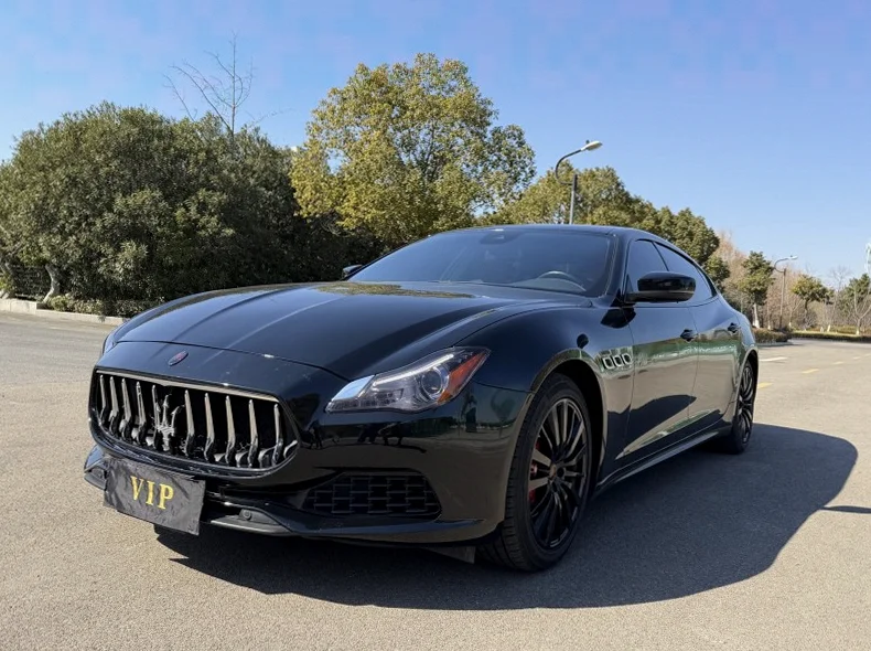 玛莎拉蒂总裁 后面外观一