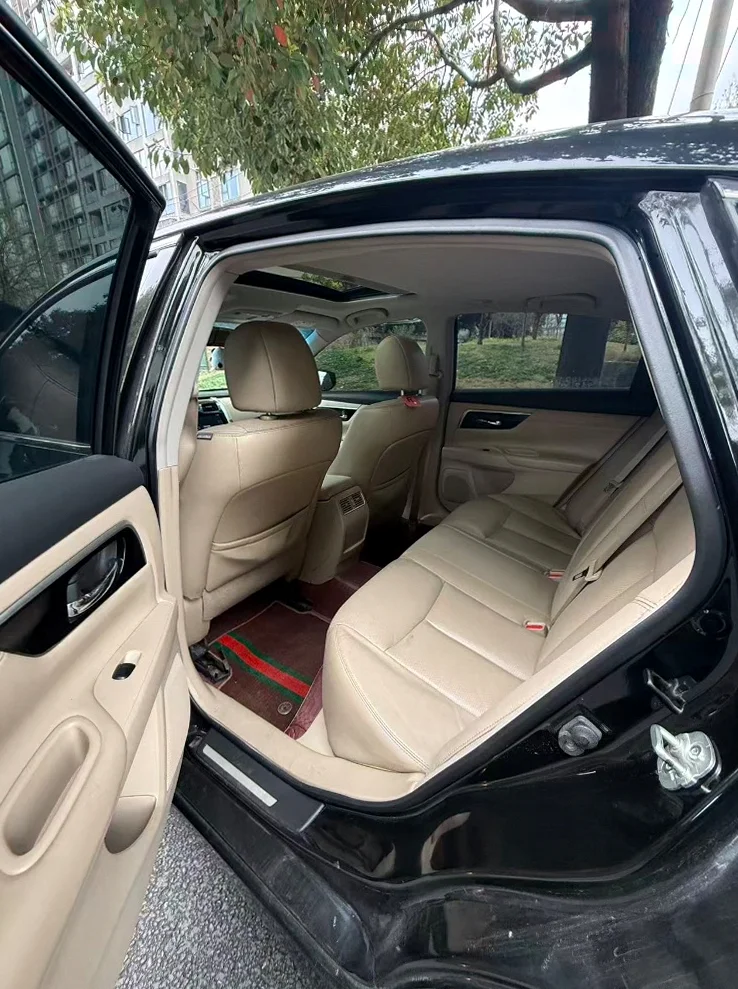 日产天籁 内饰后排