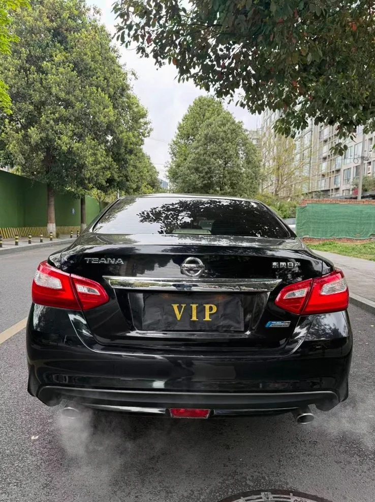 日产天籁 后面外观二