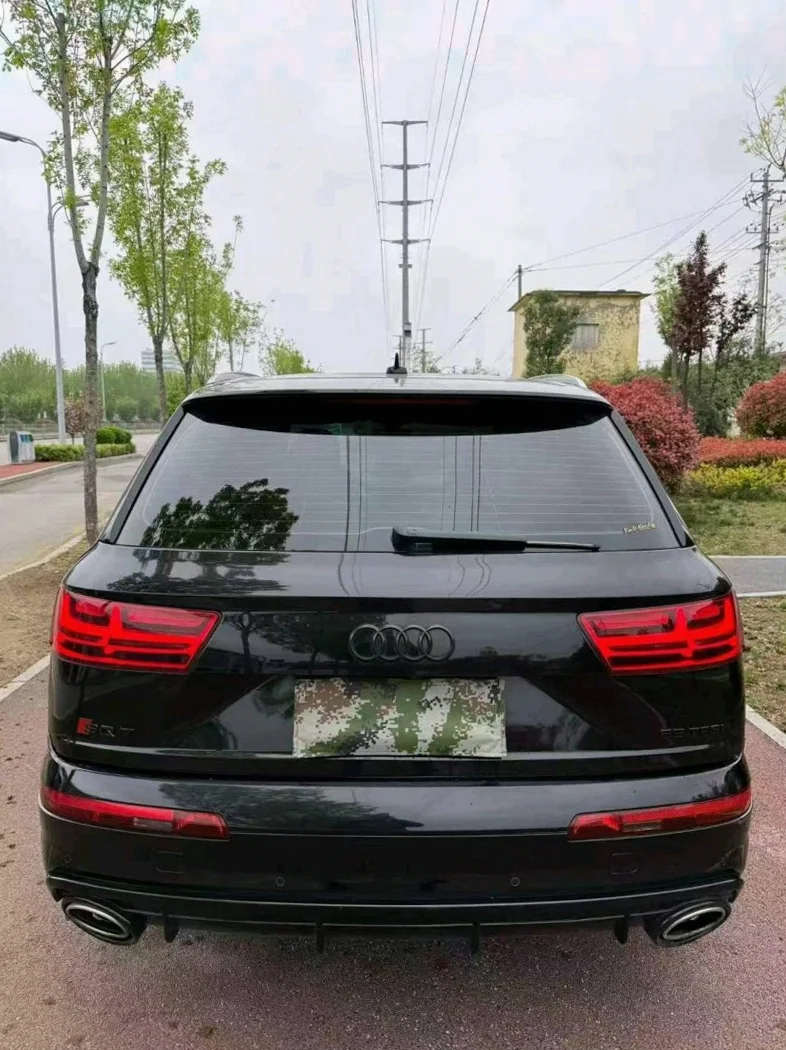 奥迪Q7 后面外观三
