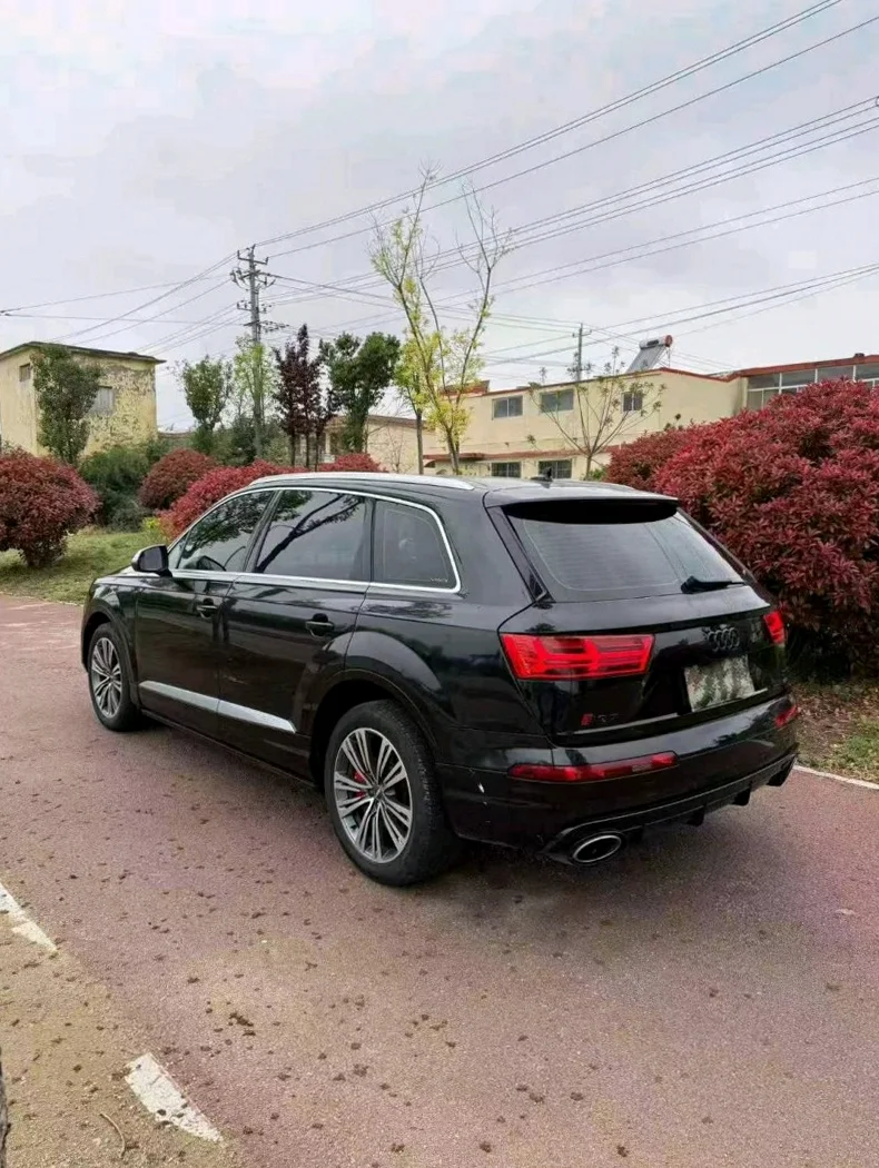 奥迪Q7 后面外观二
