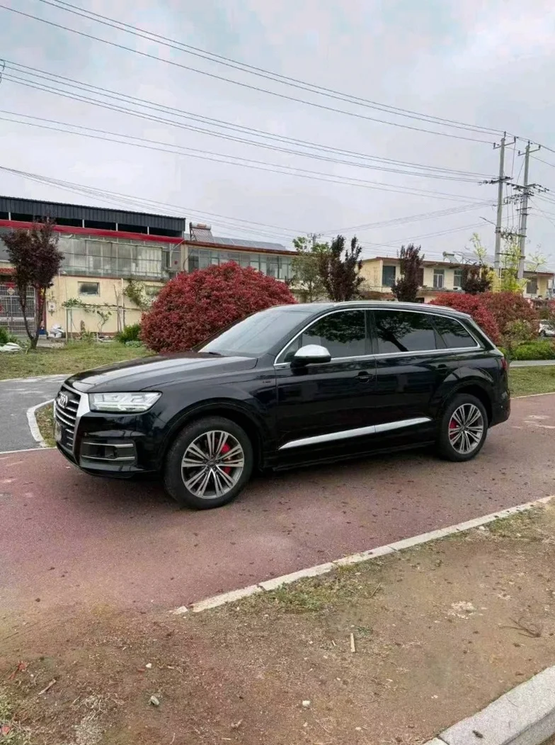 奥迪Q7 正面外观二