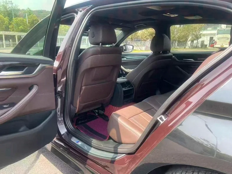 宝马5系 后面外观一