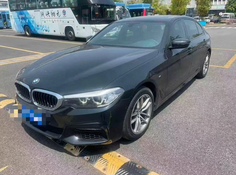 宝马5系 正面外观三