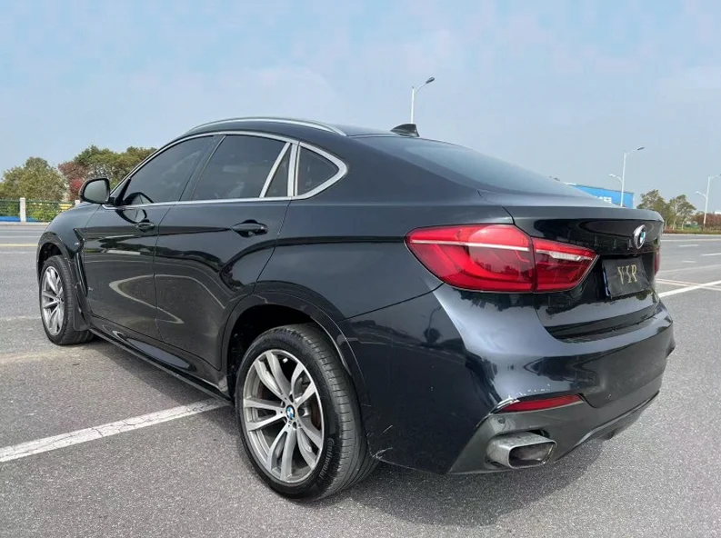 宝马X6 正面外观二