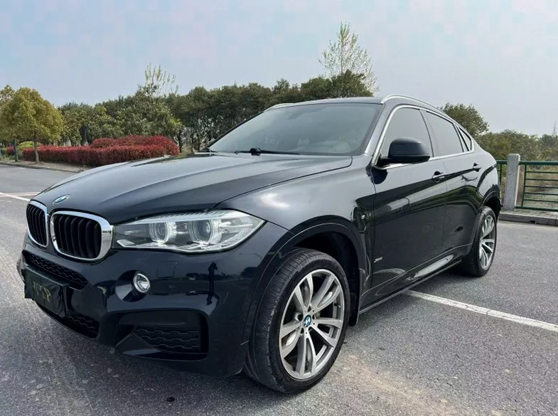 宝马X6 正面外观三