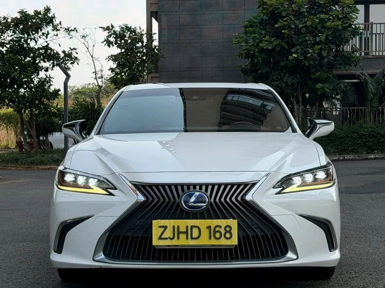 19年雷克萨斯ES300H尊享版