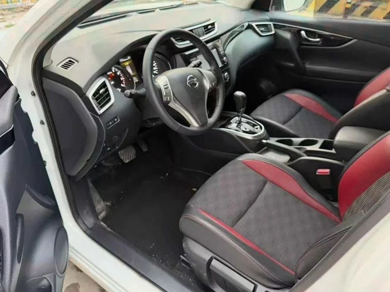 日产逍客 后面外观一