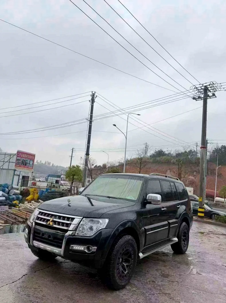 三菱帕杰罗 正面外观二