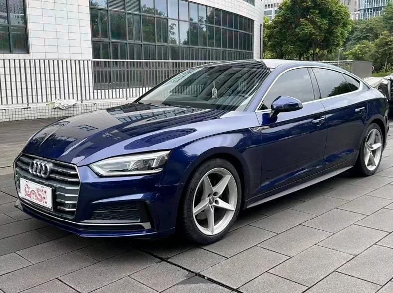 奥迪A5 正面外观三