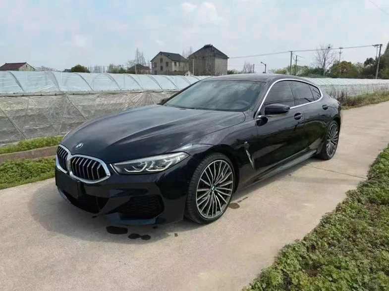 宝马8系 正面外观三