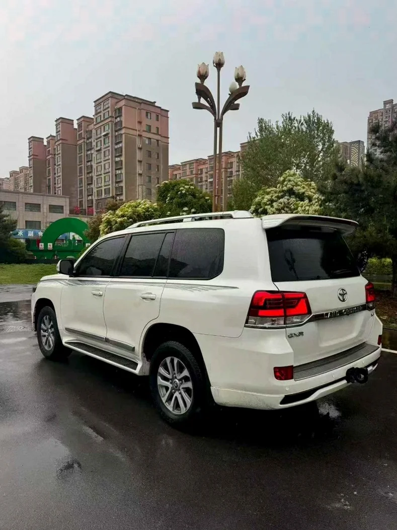 丰田兰德酷路泽 驾驶室