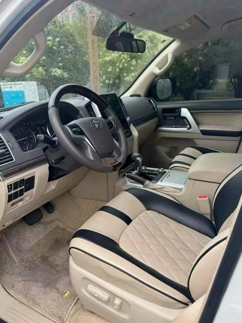 丰田兰德酷路泽 内饰前排