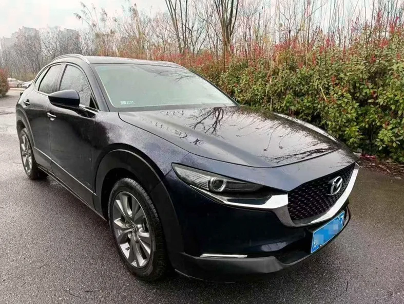 马自达CX30 正面外观二