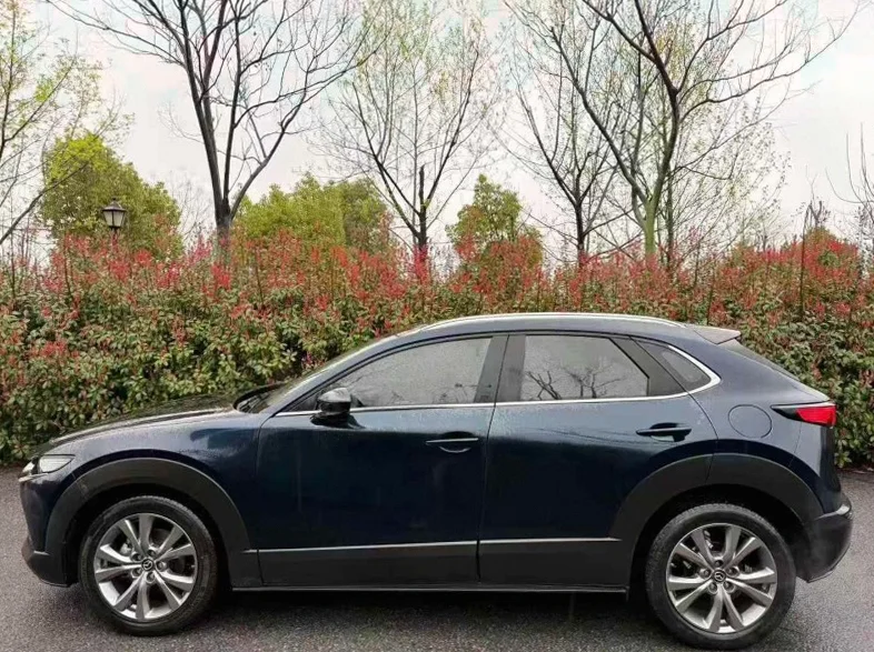 马自达CX30 后面外观一