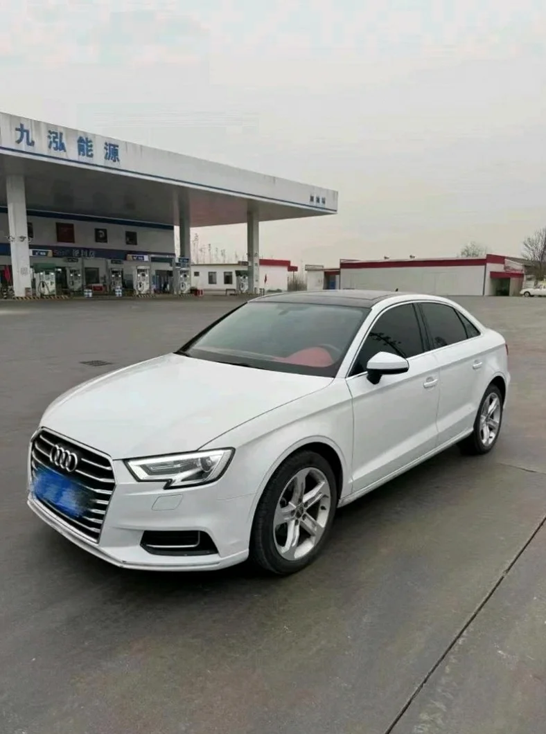 奥迪A3 正面外观三