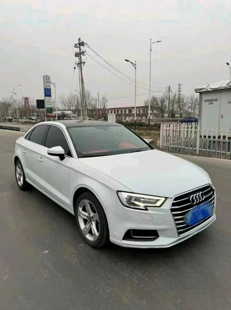 奥迪A3 正面外观二