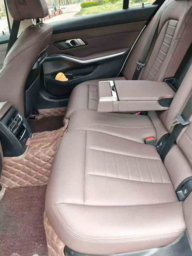 宝马3系 后面外观一