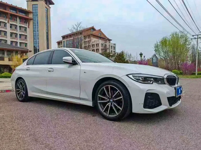 宝马3系 正面外观二