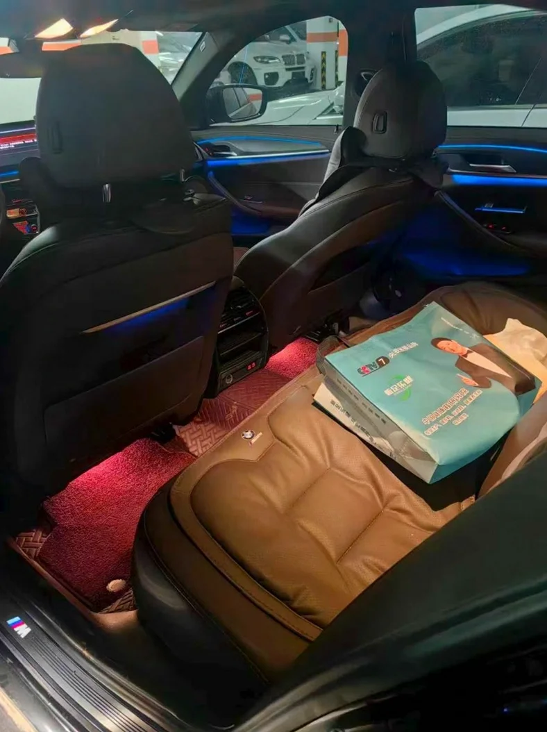 宝马5系 正面外观三