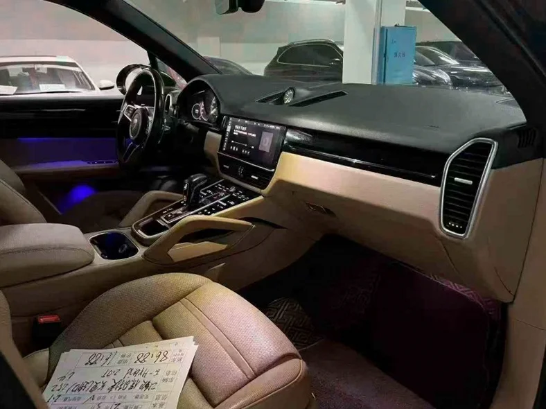 保时捷卡宴 后面外观三