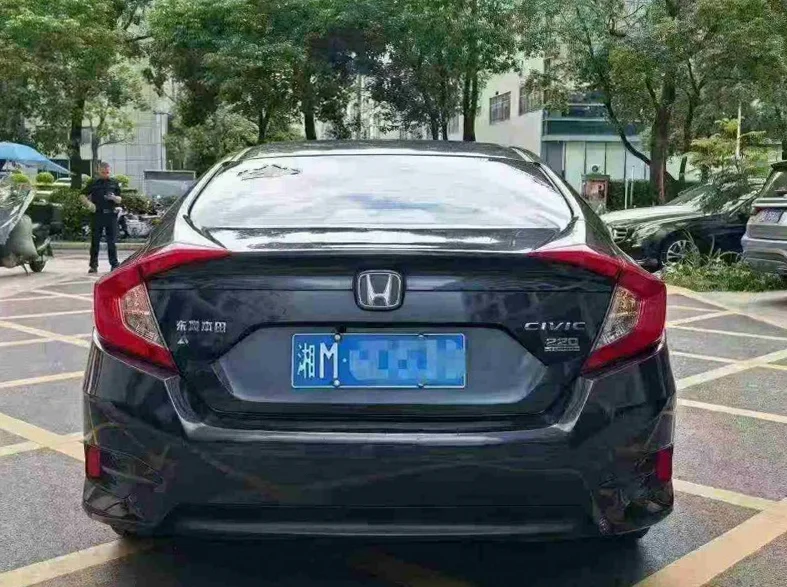 本田思域 驾驶室