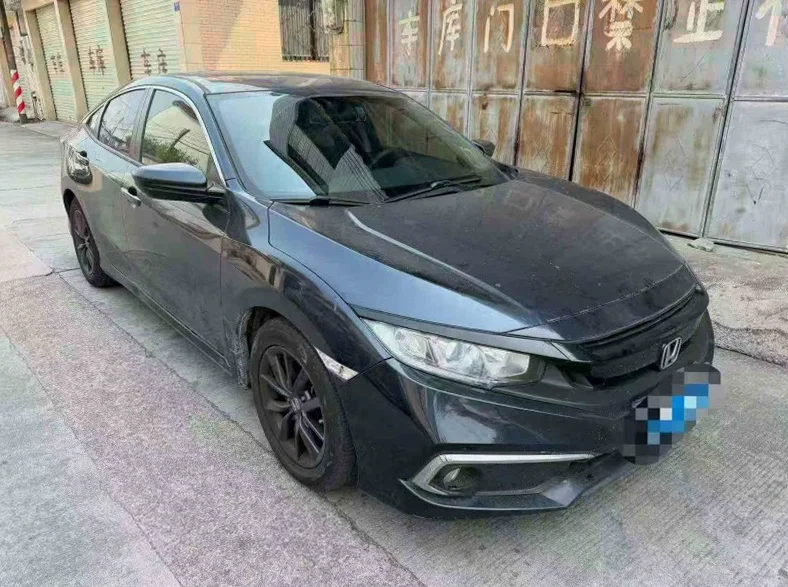 本田思域 后面外观一