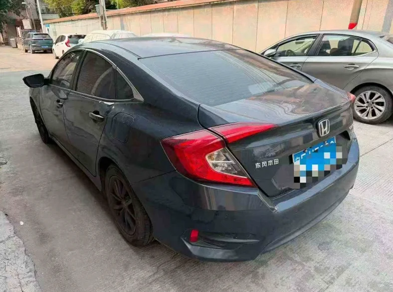 本田思域 内饰后排