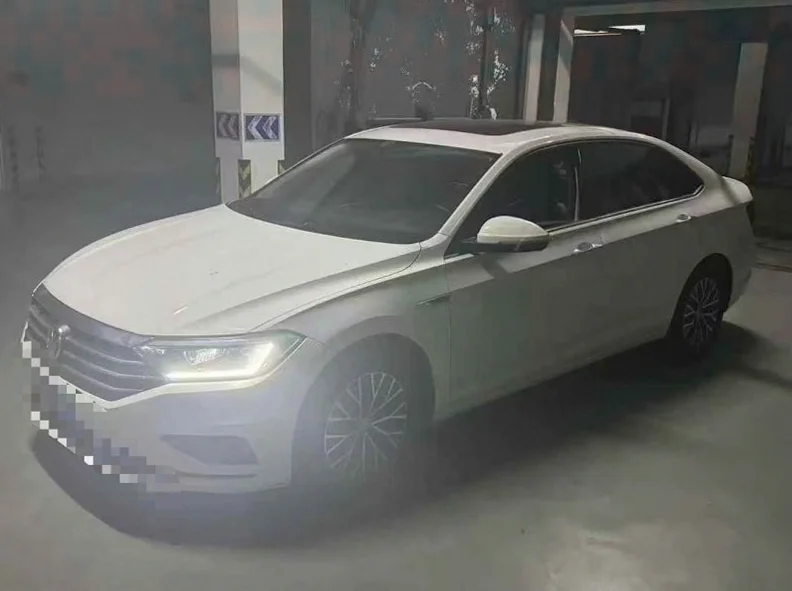 大众速腾 正面外观三