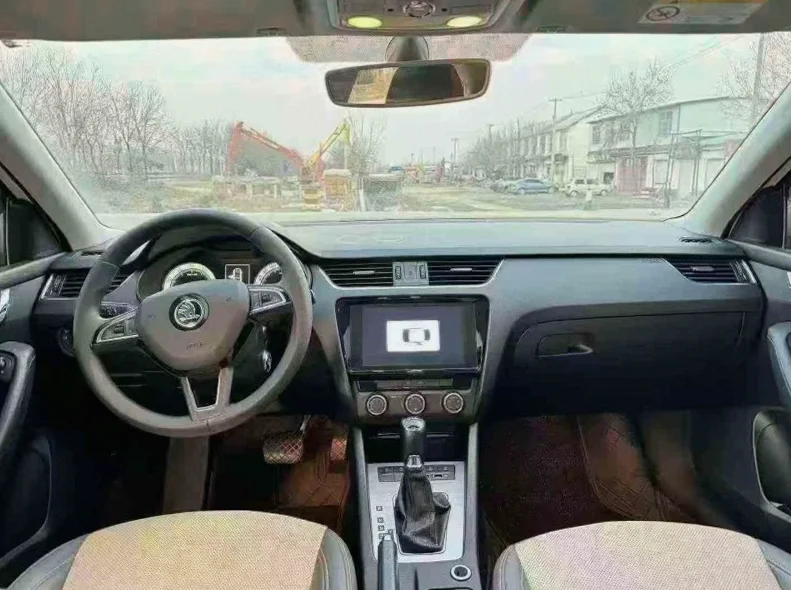 斯柯达明锐 后面外观三