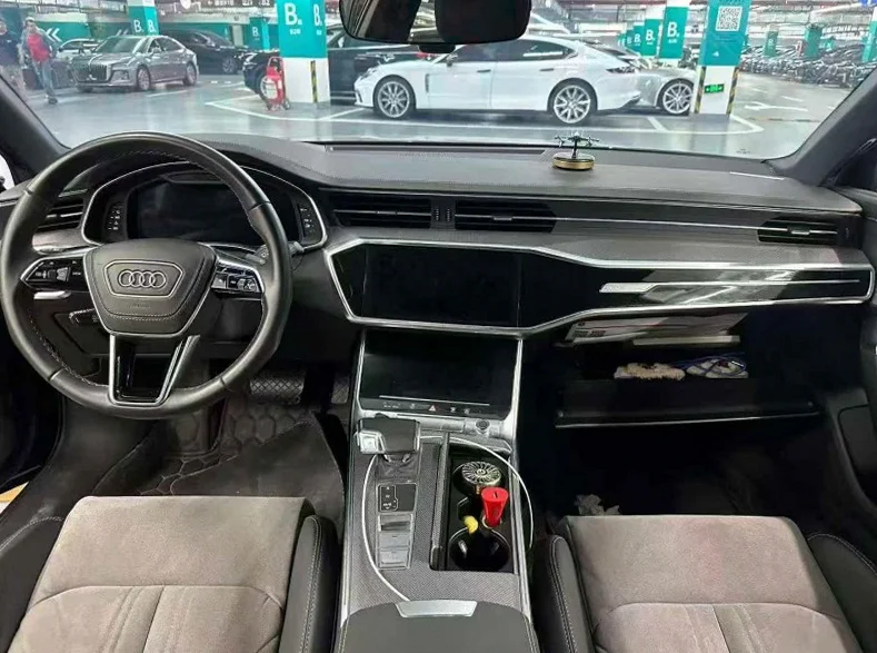 奥迪A6L 后面外观一