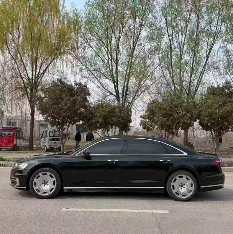 奥迪A8L 内饰后排