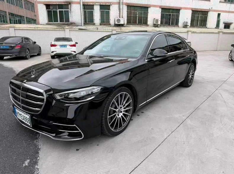 奔驰S 正面外观三