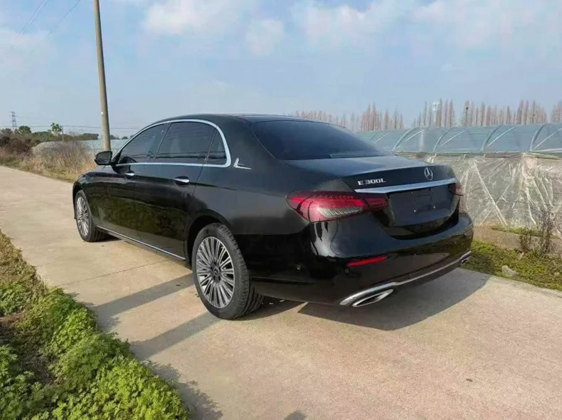 奔驰E 内饰前排