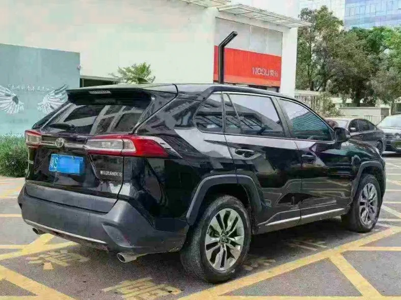 丰田威兰达 内饰后排