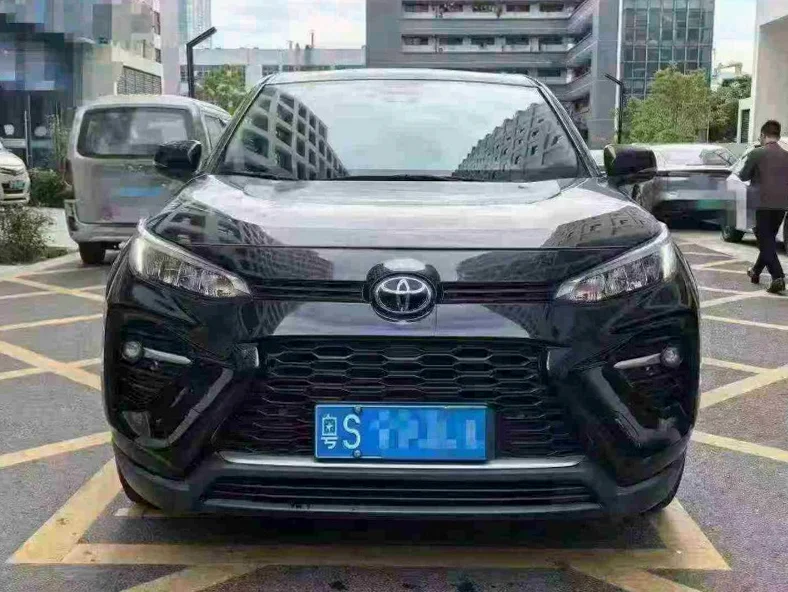 22年丰田威兰达2.0两驱豪华版