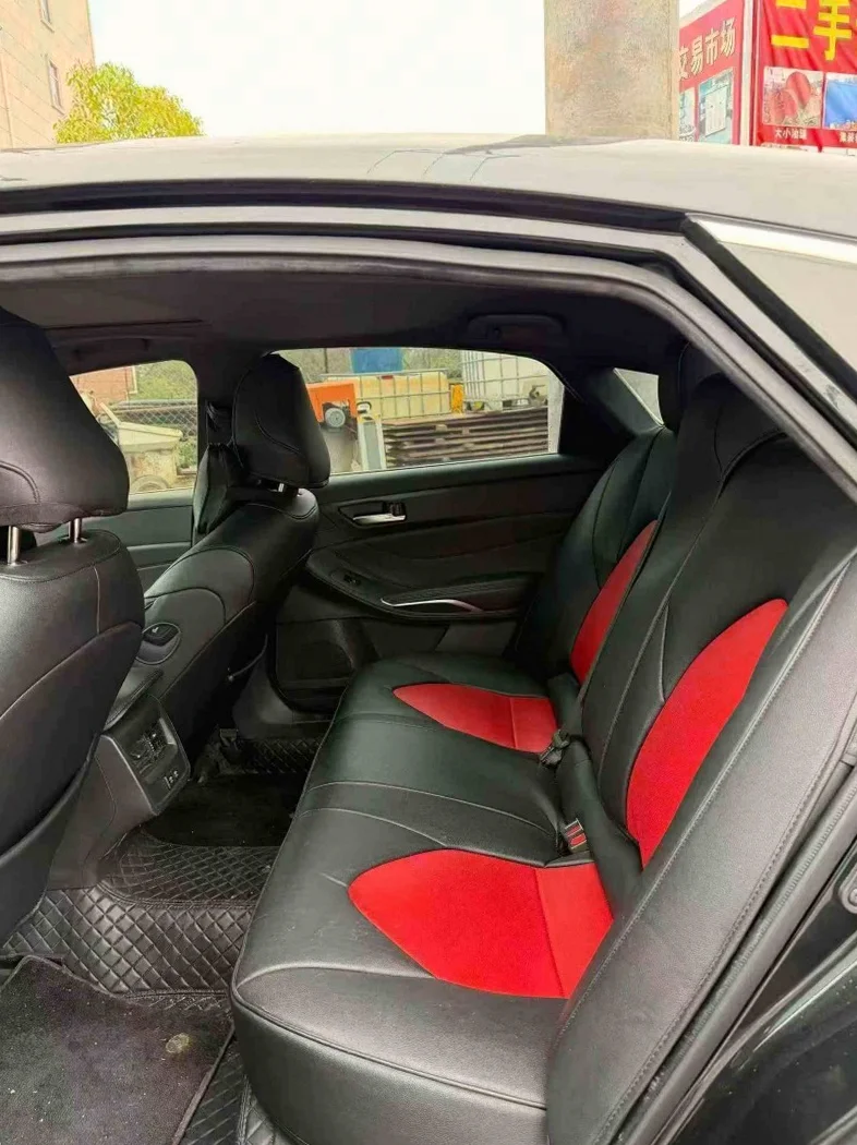 丰田亚洲龙 后面外观三