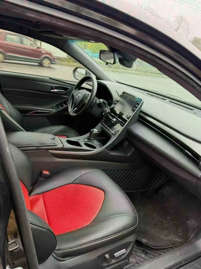 丰田亚洲龙 内饰前排